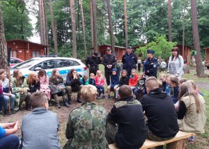 spotkanie z harcerzami w bazie obozowej