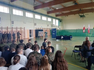 na zdjęciu widać uczestników uroczystości